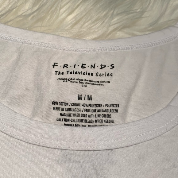 3/$30 - FRIENDS Central Perk T-shirt Size M - Picture 5 of 11